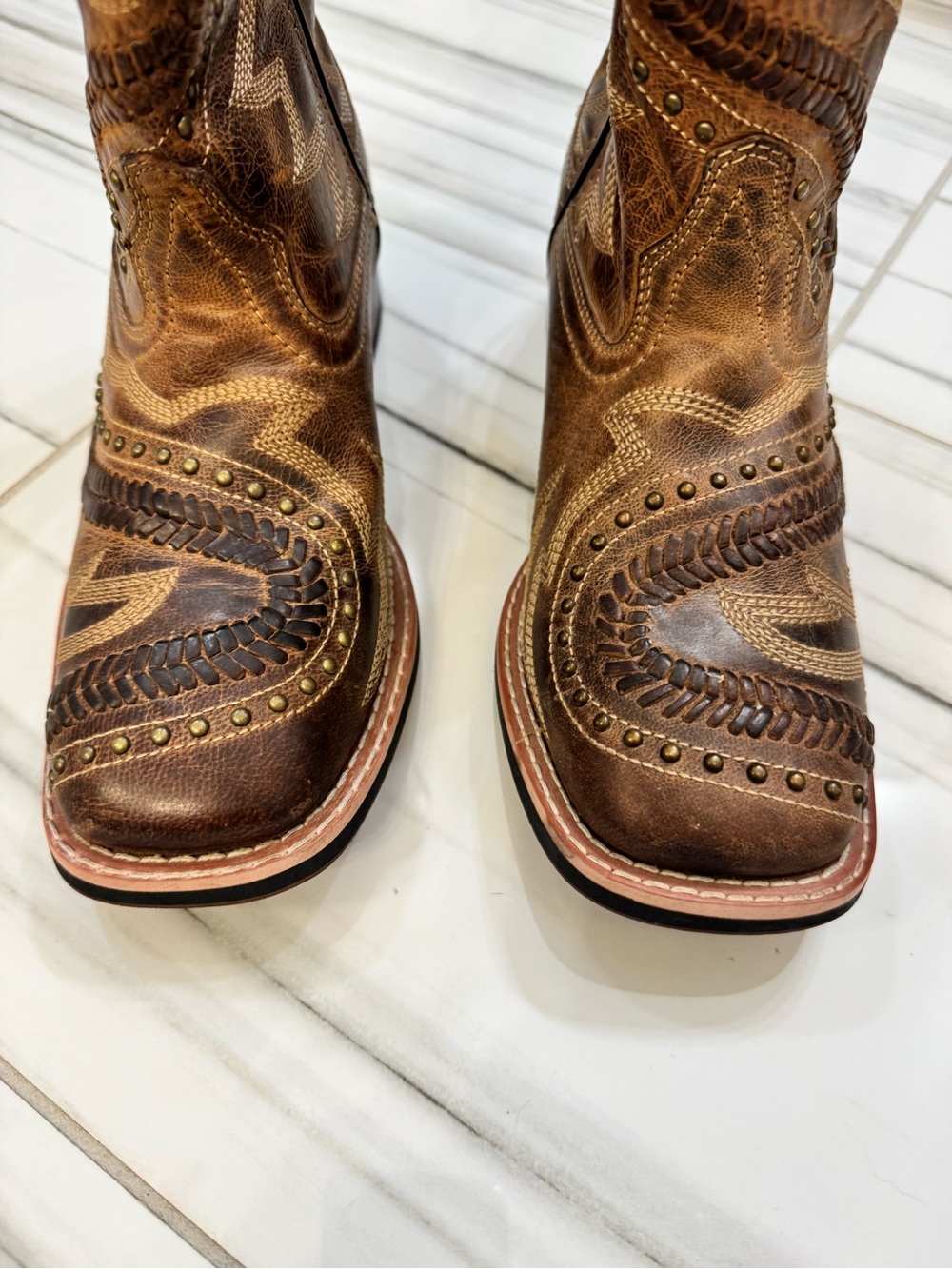 Laredo Brown Distressed Leather Embroidered Heeled Cowboy Boots Size 6.5 - Picture 2 of 7